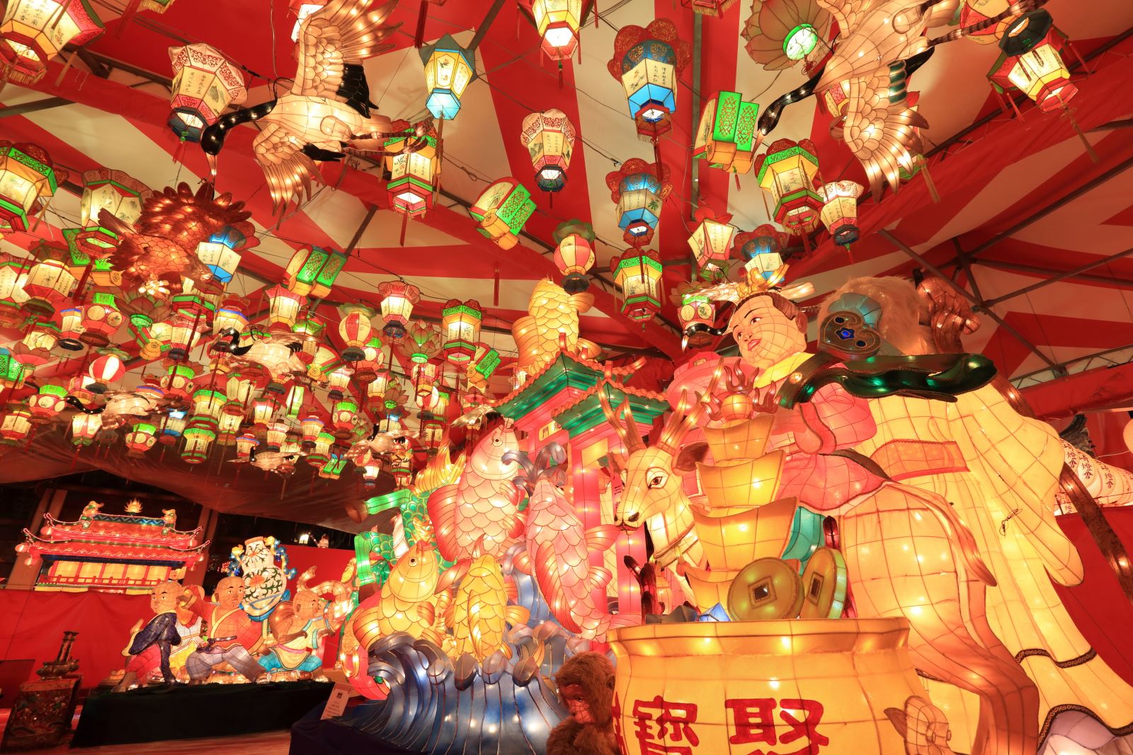01 長崎燈會裡的各種花燈    圖片提供：長崎縣觀光連盟