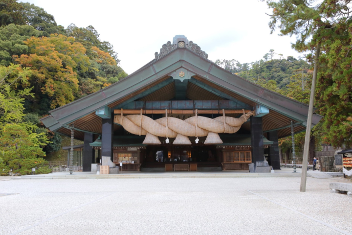 ▲出雲大社－神樂殿，巨大的柱連繩為其特色。　圖：島根県観光連盟／提供