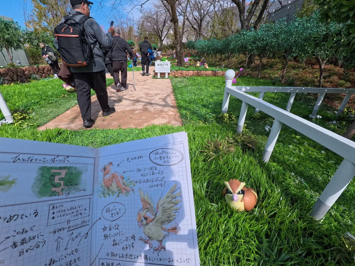  ▲筆記本記載著各式寶可夢的習性，等待訓練家們去探索發現。　記者－游琮玄／攝影