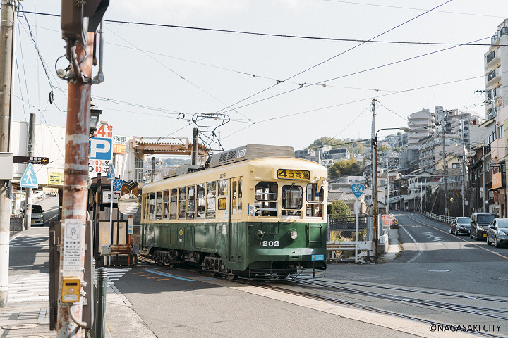 利用路面電車玩長崎市，有效率又方便。