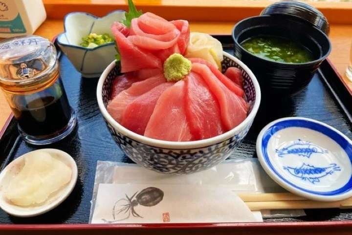 長崎縣離島的養殖黑鮪魚料理。圖：新上五島町觀光協會／提供