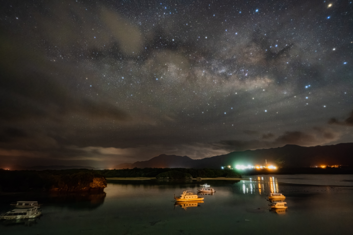 ▲夜晚的川平灣，可以看見漂亮的銀河。　圖：Photo AC／來源