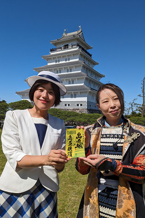 由島原武將帶領遊客一起逛島原城，格外有意思。