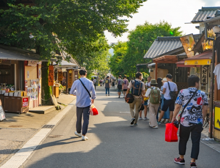 ▲湯之坪商店街，古色古香的街景非常有味道。　圖：Photo AC／來源