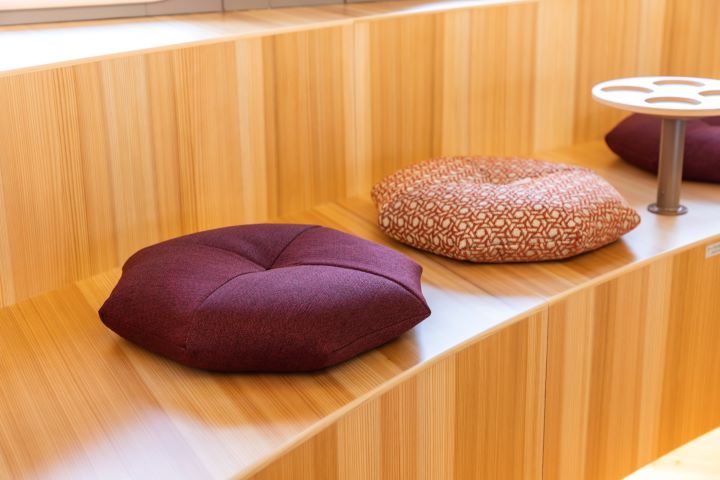 京都工匠手縫的「御手玉(沙包)座墊」。　圖：JR西日本台灣推廣事務所／提供