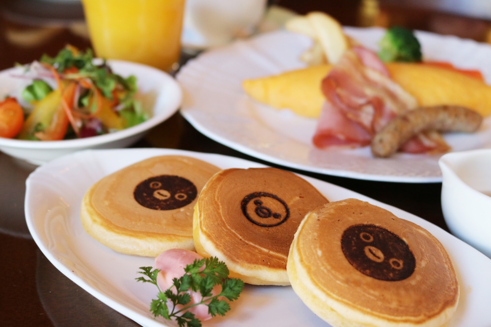▲烙印上Suica企鵝的鬆餅，光是看著就能預想等等出遊的好心情！　圖：©C.S/JR東日本/D／提供